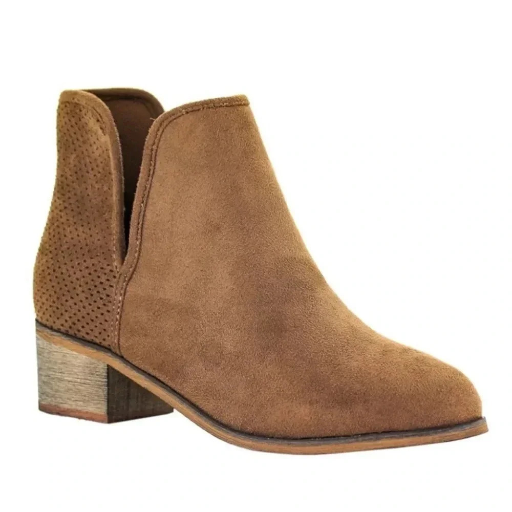 Seven7 Womens Soho Boots, Sand Size 7 GUC!